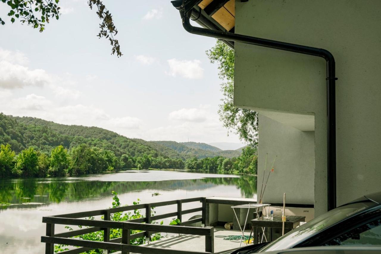 Apartments Marshal บอซันสกาครูปา ภายนอก รูปภาพ